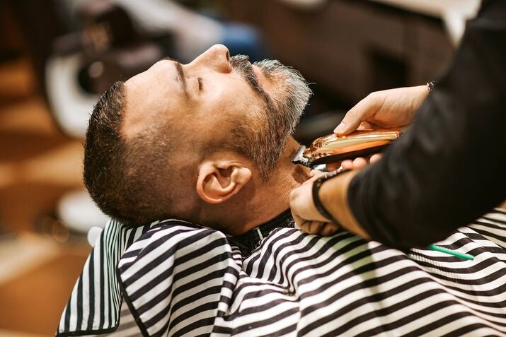 man beard maintenance at salon