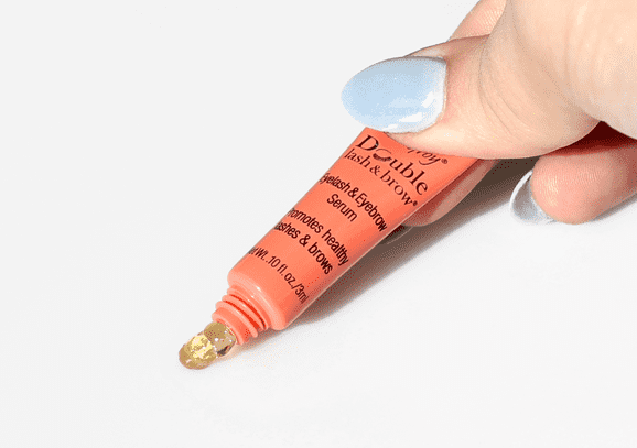 double lash serum being squirted