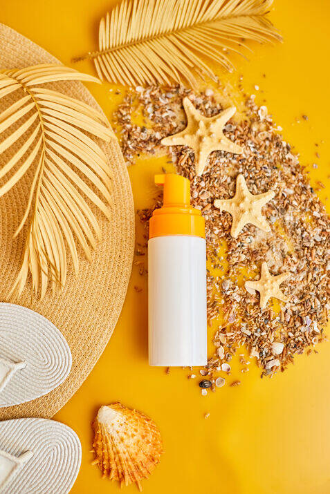 flat-lay-top-view-sunscreen